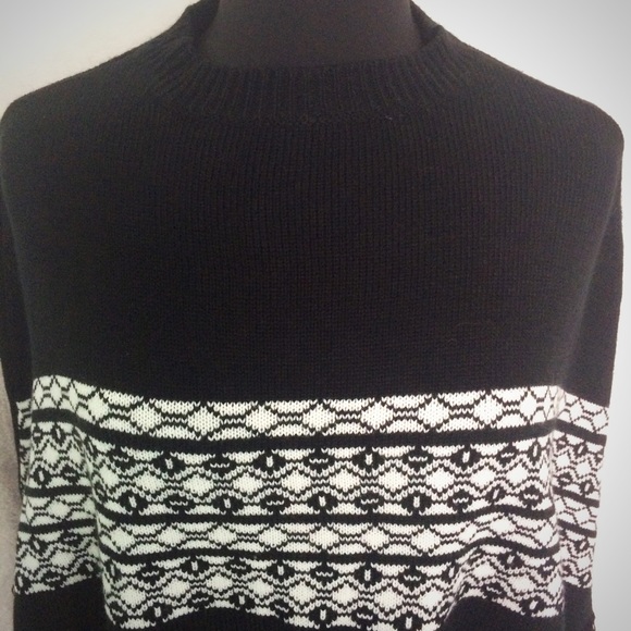 Sweater Poncho Fringed Black & White Size Medium - Picture 2 of 6